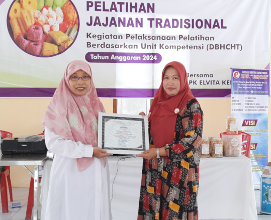 Pelatihan dengan trainner tersertifikasi.